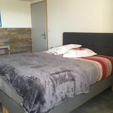 Appartement T2 Independant Dans Maison Pugny-Chatenod Eksteriør billede